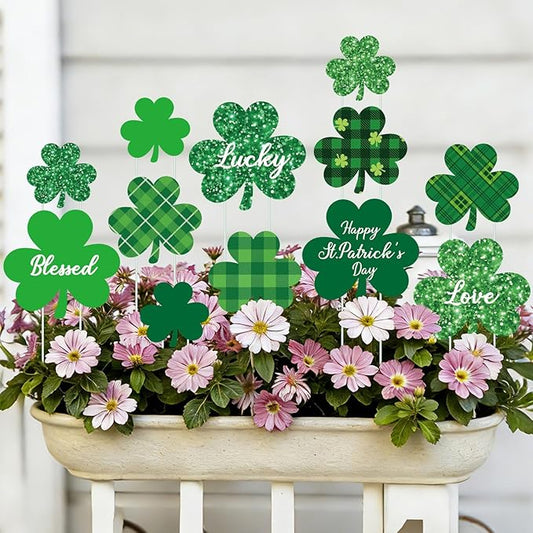 12 Pcs St. Patrick's Day Planter Stakes Shamrock Shaped Garden Signs Outdoor Decorations Decorative Green Plaid Lucky Clover Yard Stakes for St. Patrick's Day Irish Home Lawn Patio Porch
