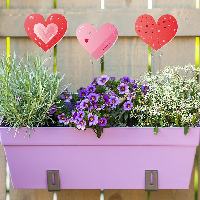 6 Pcs Valentine's Day Heart Planter Stake Hollow Heart Garden Metal Stake Sign Corrugated Plastic Valentine's Day Outdoor Decor for Indoor Outdoor Patio Plant Pot, Flower Bed(Classic Style)