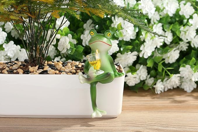 YATOJUZI Frog Decor Miniature Figurines Plant Decorations for Pots Funny Tipsy Frog Garden Decor Gifts for Women Outdoor Statues Planter Hugger for Yard Lawn Ornament(Sitting One)