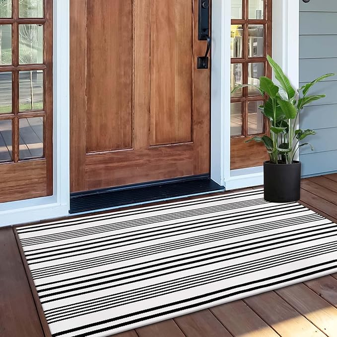 OJIA Black and White Outdoor Rug 2'x4.3', Machine Washable Front Door Mats Outdoor Cotton Woven Outdoor Doormat Front Porch Rug Indoor Door Mat Entryway Striped Rugs for Farmhouse/Kitchen/Entrance