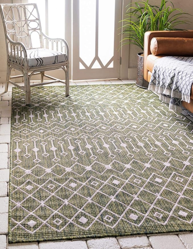 Unique Loom Outdoor Trellis Collection Area Rug - Tribal Trellis (6' 1" x 9' Rectangle, Green/ Natural)