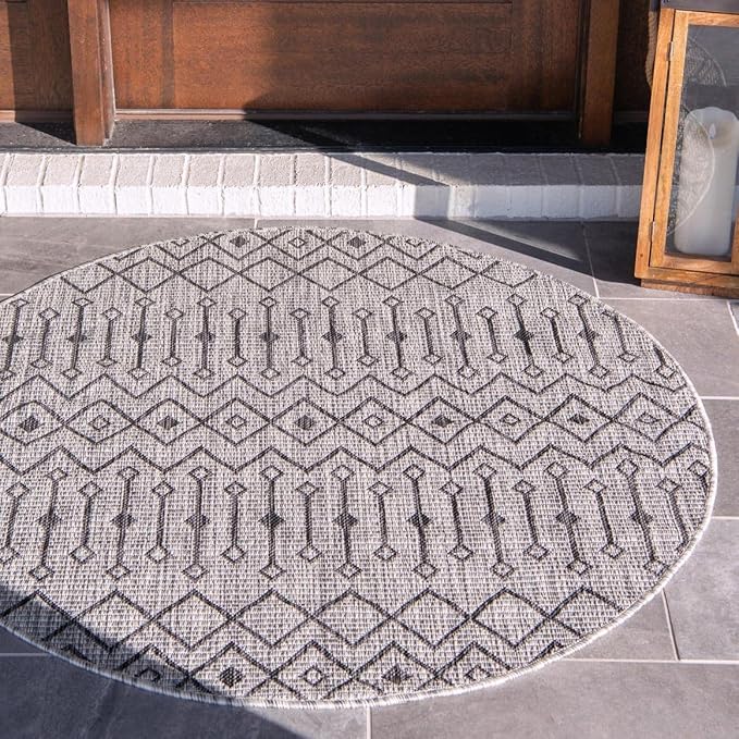 Unique Loom Outdoor Trellis Collection Area Rug - Tribal Trellis (13' Round, Gray/ Black)