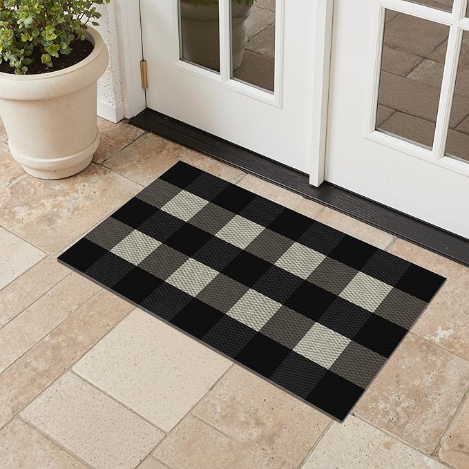 GENIMO Christmas Door Mat 18X30 Inch Buffalo Plaid Christmas Decor Rug Outdoor Checked Rugs, Washable Carpet for Front Porch, Kitchen, Farmhouse, Entryway Low Pile Doormat Black and White