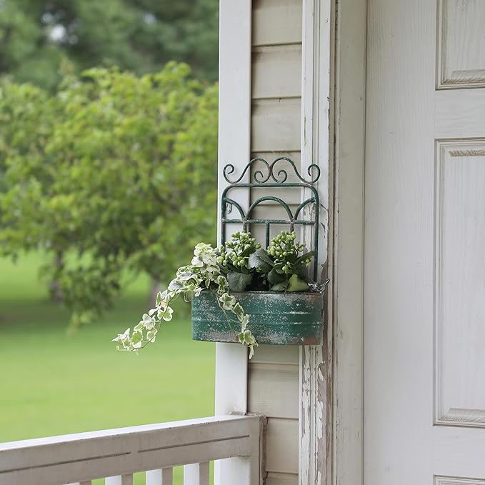 Vintage Rustic Wall Planter Distressed Green Decor Metal Hanging Plant Basket Shabby Iron Wall Mounted Flower Holder Pot Stand for Indoor Outdoor Home Balcony Patio Farmhouse Garden Decorative