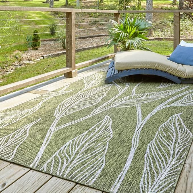 Unique Loom Outdoor Botanical Collection Area Rug - Leaf (7' 1" x 10' Rectangle, Green/ Ivory)