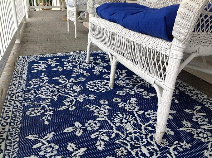 Mad Mats Traditional Outdoor Rug, Reversible Plastic Mat (6' x 9', Oriental Garland - Blue/White)