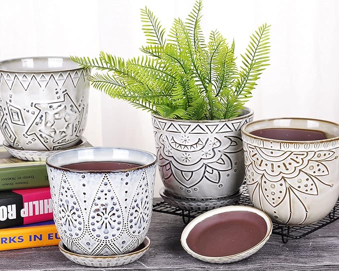 VanEnjoy 5.9 inch Round Bohemian Style Ceramic Planter, Geometry Engrave Off White Brown Planter Flower Pot, Indoor Outdoor Decorative Planter