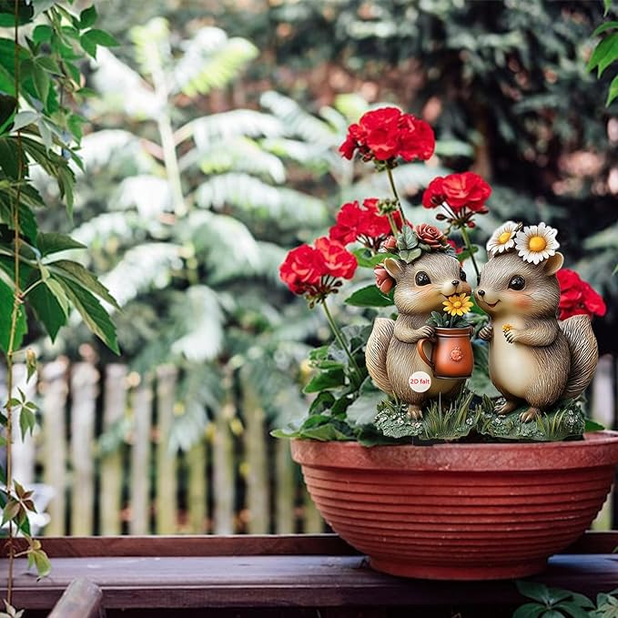 Cute Squirrels Garden Stake Decor, 2D Flat Stained Acrylic Animal Sign, Small Animal Ornament Indoor Outdoor Yard Lawn Pot Plant Decorative Accessories