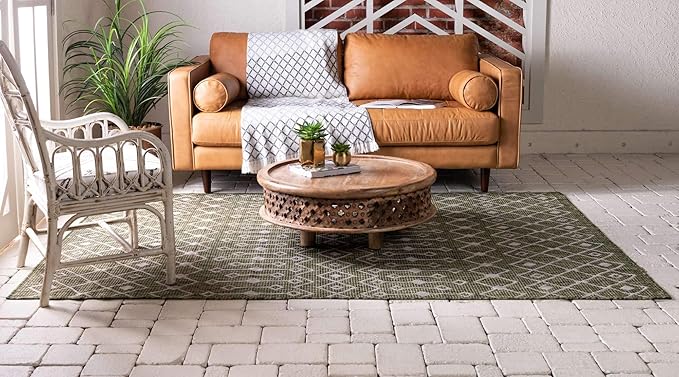 Unique Loom Outdoor Trellis Collection Area Rug - Tribal Trellis (6' 1" x 9' Rectangle, Green/ Natural)