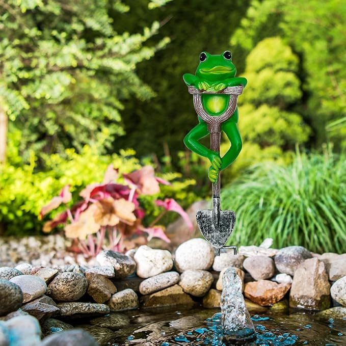 Frog Garden Statue Resin Frog Planter Figurine Holding Shovel Outdoor Fairy Garden Patio Yard Lawn Decoration Whimsical Plant Pots Stake Decor Sculpture Miniature Animal Ornament Housewarming Gift