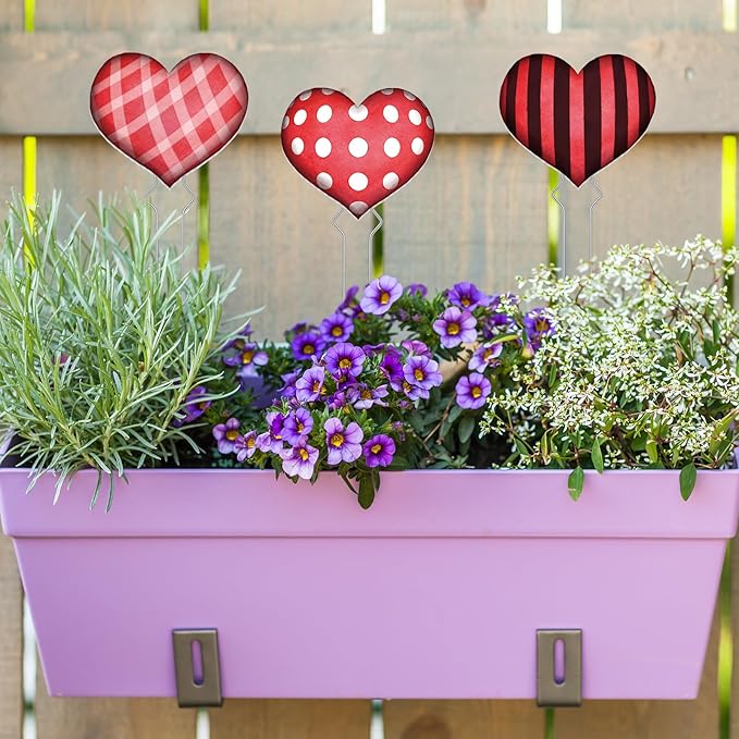 6 Pcs Valentine's Day Heart Planter Stake Hollow Heart Garden Metal Stake Sign Corrugated Plastic Valentine's Day Outdoor Decor for Indoor Outdoor Patio Plant Pot, Flower Bed(Retro Style)