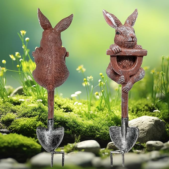 Bunny Garden Statue Resin Bunny Figurine on Shovel Rabbit Planter Outdoor Fairy Garden Yard Lawn Decoration Whimsical Plant Pots Stake Miniature Bunnies Sculpture Housewarming Gift Easter Ornament