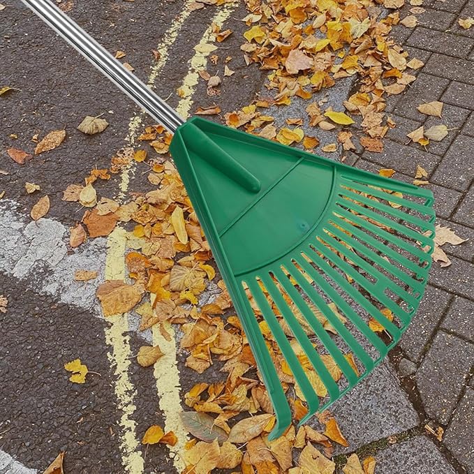 2Pcs Plastic Garden Rake Heads Leaf Rake Gardening Tool for Lawn Yard Grass Cleaning Replacement Patio Heads Sturdy Green Gardening Accessories