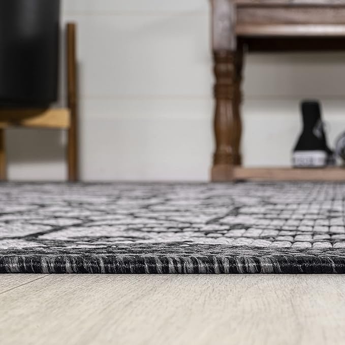 JONATHAN Y Vintage Filigree Indoor Outdoor Area Rug 5X8 Light Gray/Black, Madrid Textured Weave for Backyard, Patio, Porch, Easy-Cleaning, High Traffic, Pet-Friendly, Non-Shedding (SMB107E-5)
