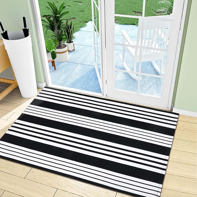 OJIA Front Door Mats Outdoor 27.5x43 Inches, Black and White Outdoor Rugs Cotton Woven Front Door Rug Machine Washable Layered Doormats for Porch/Farmhouse/Kitchen/Entryway/Patio Decor