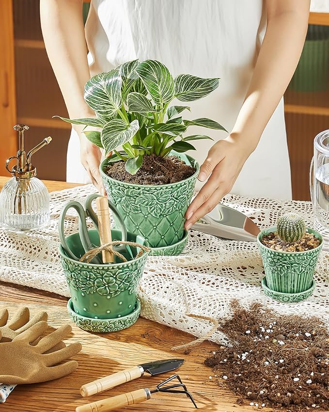Ceramic Plant Pots, 4.9 Inch Flower Pots with Drainage Hole & Saucer, Decorative Planter Pots for Indoor Plants, Small Pots for Succulent, Catus, Home Decor, Set of 4, Green