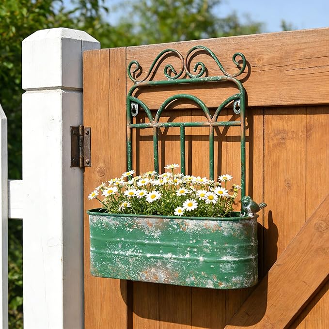 Vintage Rustic Wall Planter Distressed Green Decor Metal Hanging Plant Basket Shabby Iron Wall Mounted Flower Holder Pot Stand for Indoor Outdoor Home Balcony Patio Farmhouse Garden Decorative