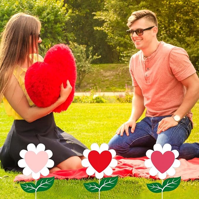 BreezeHug 3 Pcs 11" W 13.7" H Valentine's Day Heart-Shaped Flower Yard Stakes Outdoor Large Planter Garden Stakes Sign Valentine Flower Stick Pink Red Decorative for Yard Patio Lawn Spring Decor