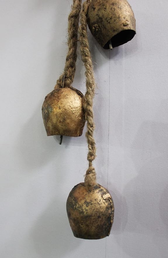 Mango Gifts Rustic Iron 4 Vintage Shabby Chic Metal Barn Bells Decorative Windchime with Rope Relaxing Tranquil Wind Chimes, Country Style, Bohemian Theme Decor 45 cm Height