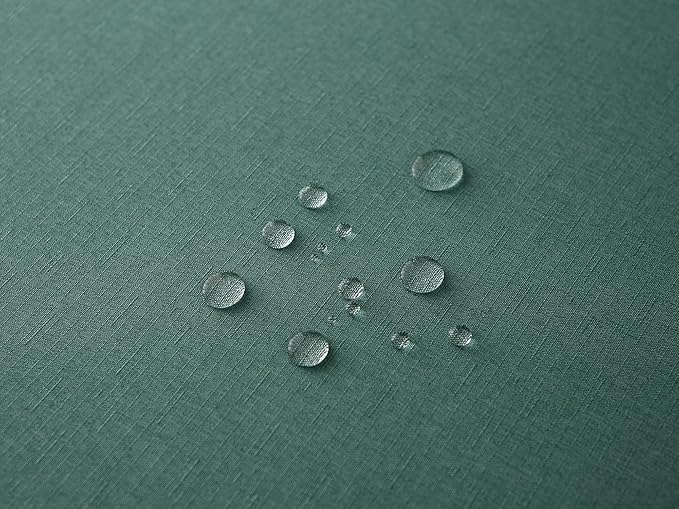 Outdoor Tablecloth Wrinkle-Free Stain Resistant Waterproof Polyester Fabric Table Cover with Zipper Umbrella Hole for Picnic/Party/Dinner/Patio Garden(70inch Round,Zippered,Green)