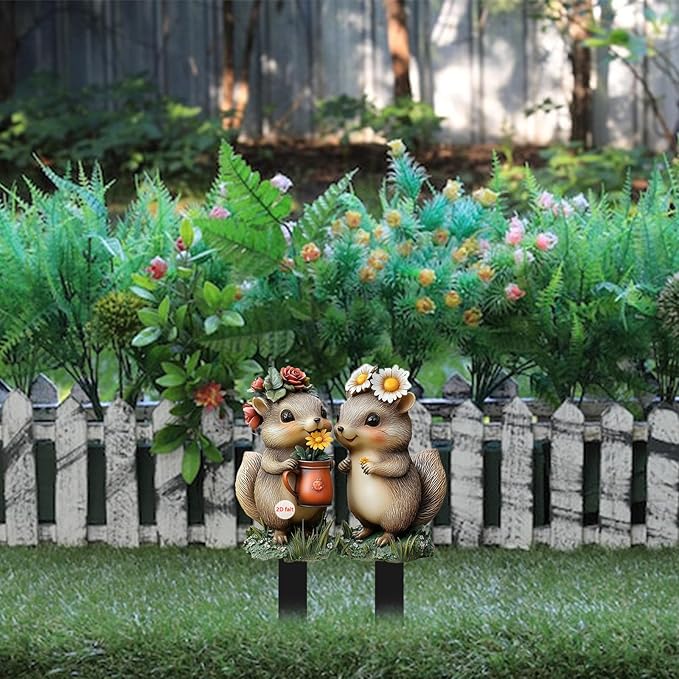 Cute Squirrels Garden Stake Decor, 2D Flat Stained Acrylic Animal Sign, Small Animal Ornament Indoor Outdoor Yard Lawn Pot Plant Decorative Accessories