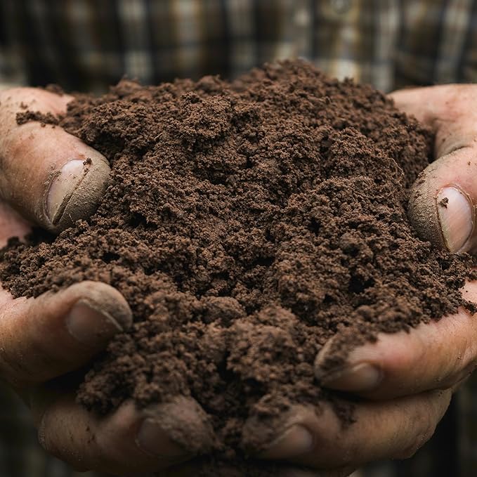 Michigan Peat 20 Pound Bag of Garden Magic General Purpose Moisture Retaining Potting Soil Mix for Indoor and Outdoor Planting