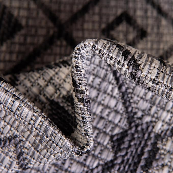 Unique Loom Outdoor Trellis Collection Area Rug - Tribal Trellis (3' 3" x 5' 3" Rectangle, Gray/ Black)