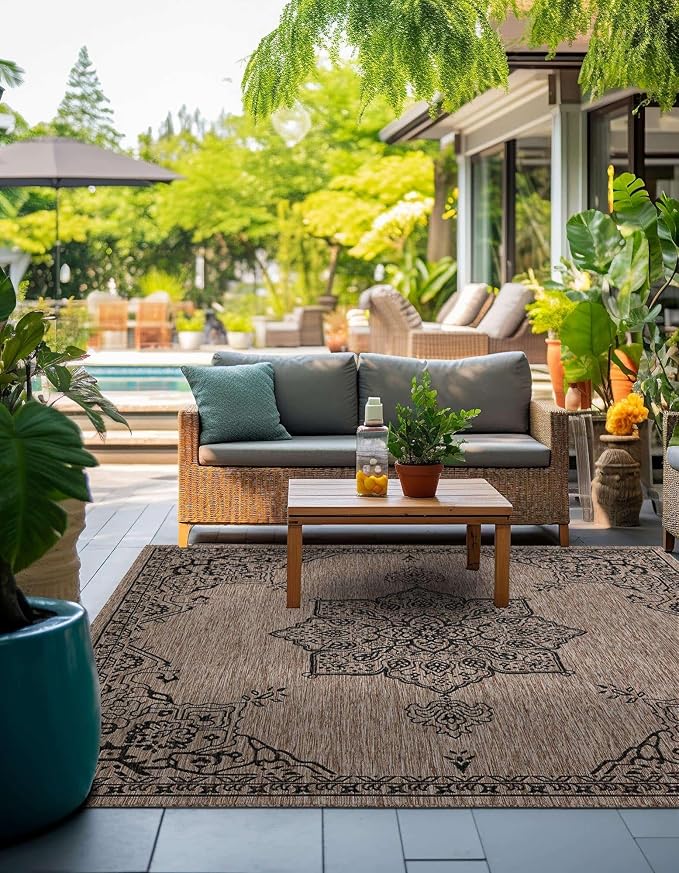 Unique Loom Outdoor Traditional Collection Area Rug - Antique (7' 10" Square Beige/Black)