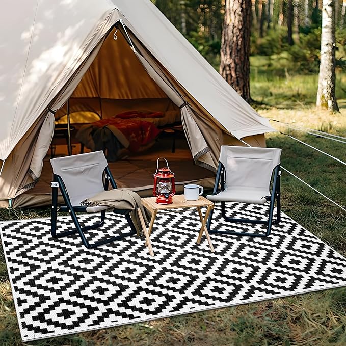 OLANLY Waterproof Outdoor Rug 4x6 ft, Outdoor Plastic Straw Rug for Camping, RV Mat Outside, Indoor Outdoor Carpet for Porch, Deck, Backyard, Balcony, Picnic, Black & White