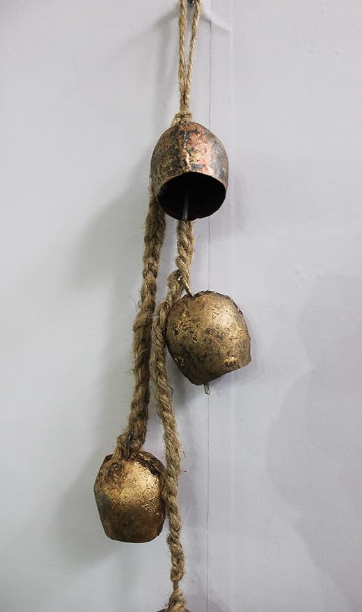 Mango Gifts Rustic Iron 4 Vintage Shabby Chic Metal Barn Bells Decorative Windchime with Rope Relaxing Tranquil Wind Chimes, Country Style, Bohemian Theme Decor 45 cm Height