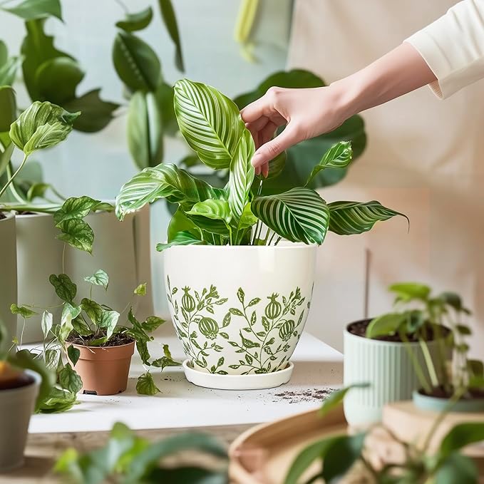 Ceramic Flower Pots Indoor - 10+8+6 Inch Ceramic Planters for Outdoor Plants, Boho Round Planter Pots with Drainage Holes and Saucers, Plant Lover Gifts, Patio Decor, Set of 3, White
