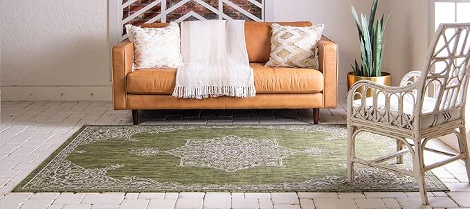 Unique Loom Outdoor Traditional Collection Area Rug - Antique (5' 1" x 8' Rectangle, Green/ Gray)