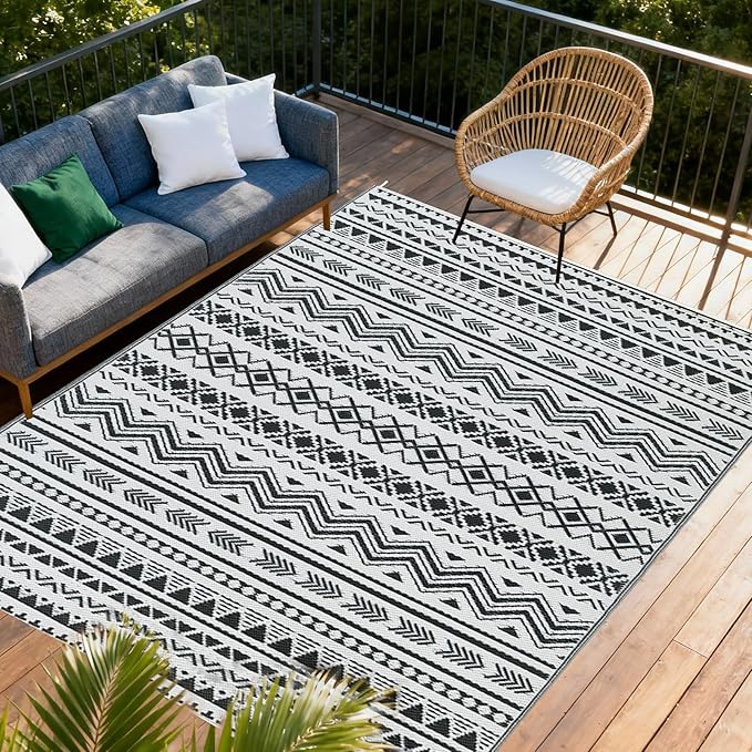 WILDROOTS 4x6 Feet Black and White Plastic Outdoor Rug, Stain Resistant Waterproof Reversible Outdoor Patio Rug, Fade Resistant Camping Rug
