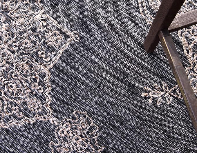 Unique Loom Outdoor Traditional Collection Area Rug - Antique (7' 1" x 10' Rectangle, Charcoal Gray/ Natural)