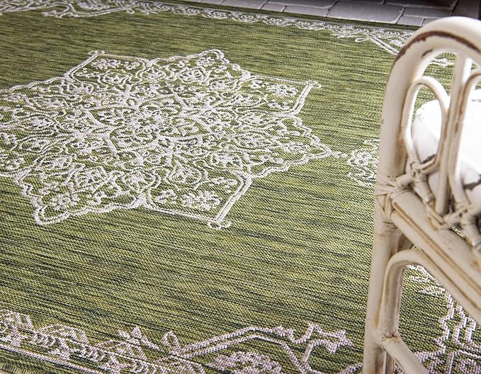 Unique Loom Outdoor Traditional Collection Area Rug - Antique (7' 10" x 11' 4" Rectangle, Green/ Gray)