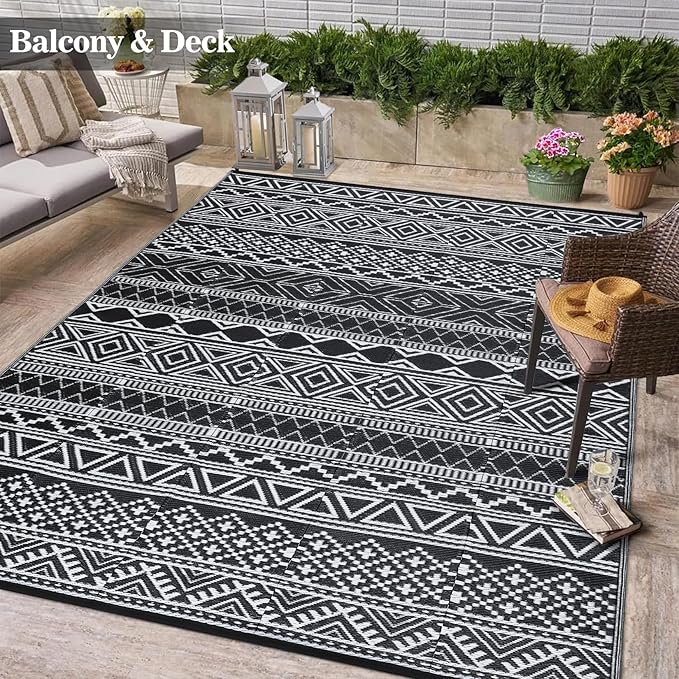 GarveeLife Extra Large Waterproof Outdoor Rug 10x20 UV Resistant Reversible Plastic Straw Rug Modern Geometric Outdoor Patio Rugs for Balcony Backyard, Black & White