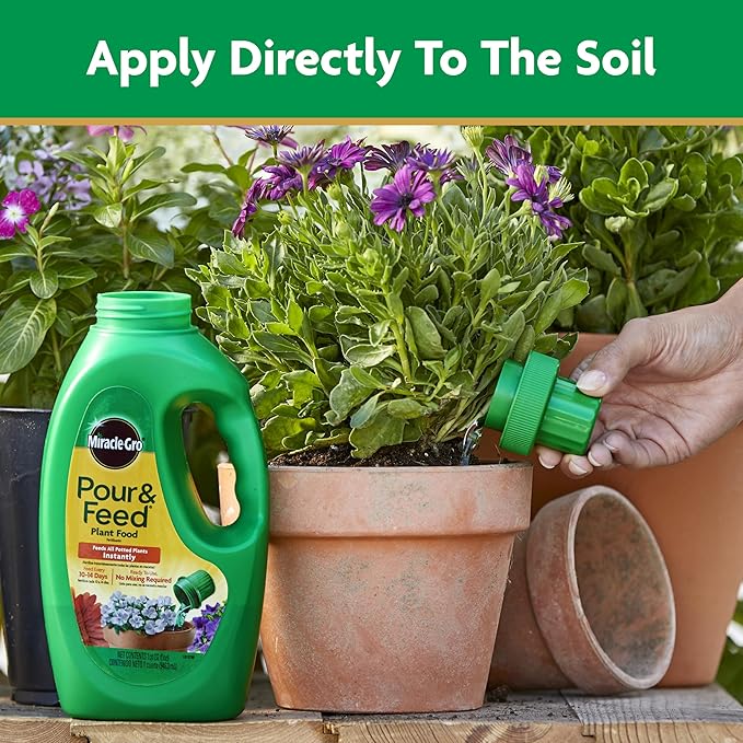 Miracle-Gro Pour & Feed Plant Food, Fertilizer Instantly Feeds Live Plants, For Outdoor & Indoor Plants in Containers, 32 oz.