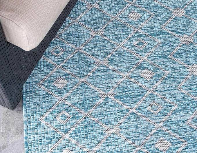 Unique Loom Outdoor Trellis Collection Area Rug - Tribal Trellis (4' 1" x 6' 1" Rectangle, Aqua/ Ivory)