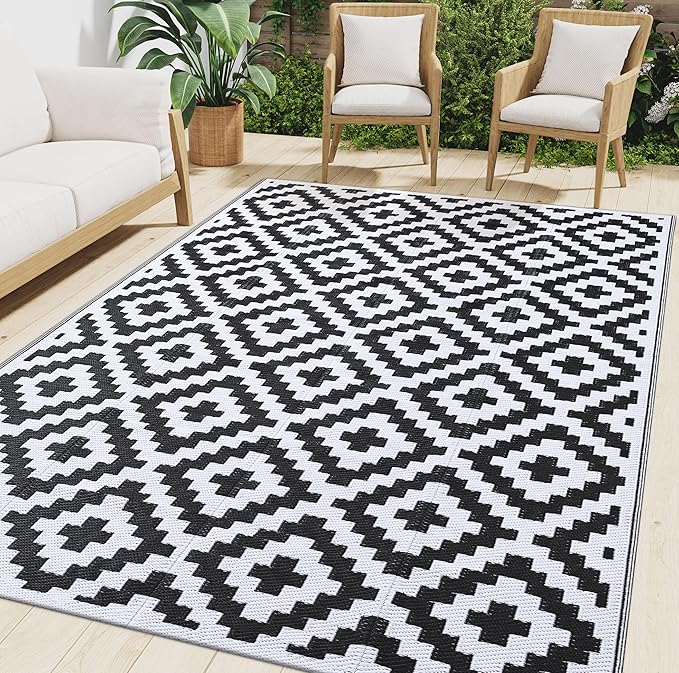 Smiry Waterproof Outdoor Rug 6x9 ft, Reversible Plastic Straw Patio Camping Rugs, Outdoor Indoor RV Mat Carpet for Patio, Outside Entry, Backyard, Deck, Bench, Picnic, Camper, Black & White