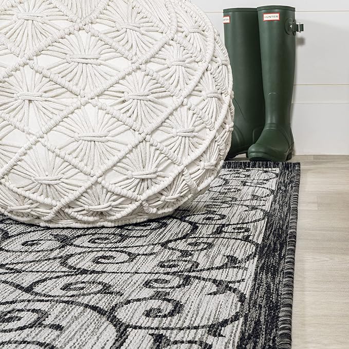 JONATHAN Y Vintage Filigree Indoor Outdoor Square Area Rug 8X8 Light Gray/Black, Madrid Textured Weave for Backyard, Patio, Porch, Easy-Cleaning, High Traffic, Pet-Friendly, Non-Shedding SMB107E-8SQ