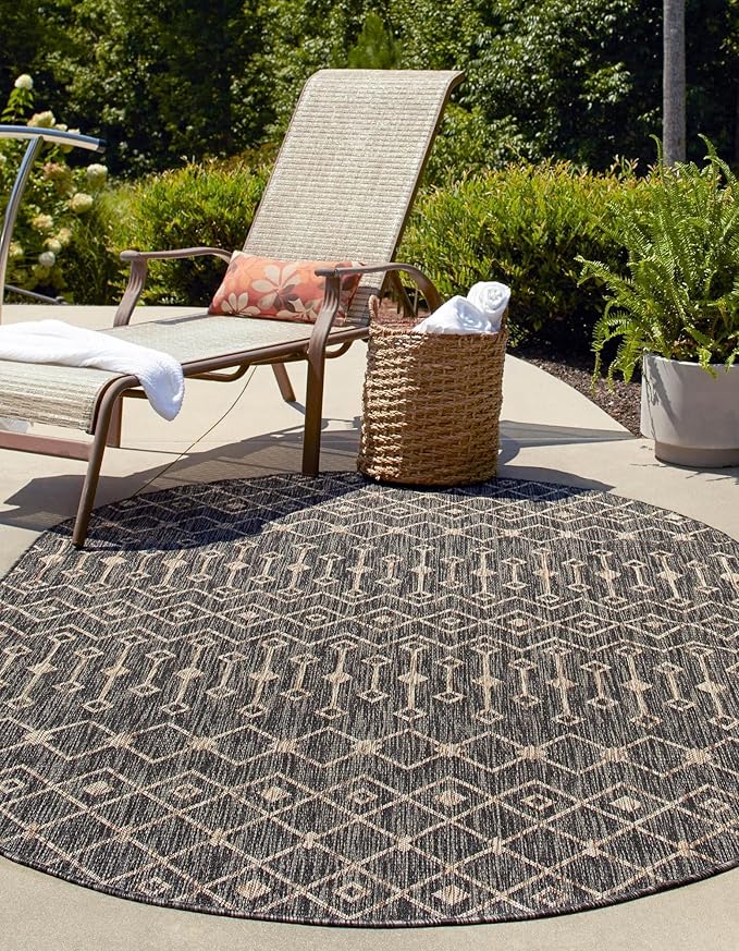 Unique Loom Outdoor Trellis Collection Area Rug - Tribal Trellis (7' 10" x 10' Oval, Charcoal Gray/ Natural)