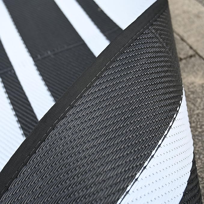 RURALITY Plastic Straw Outdoor Mats 5 ft by 8 ft for Patios Waterproof Rugs for Backyard,Porch,Deck,Balcony,Reversible,Black and White