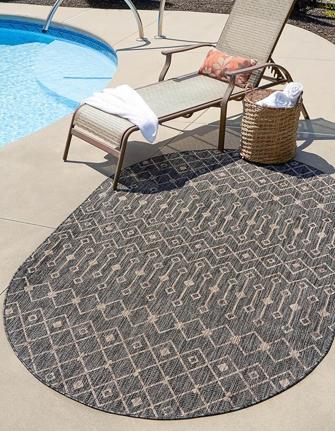 Unique Loom Outdoor Trellis Collection Area Rug - Tribal Trellis (7' 10" x 10' Oval, Charcoal Gray/ Natural)