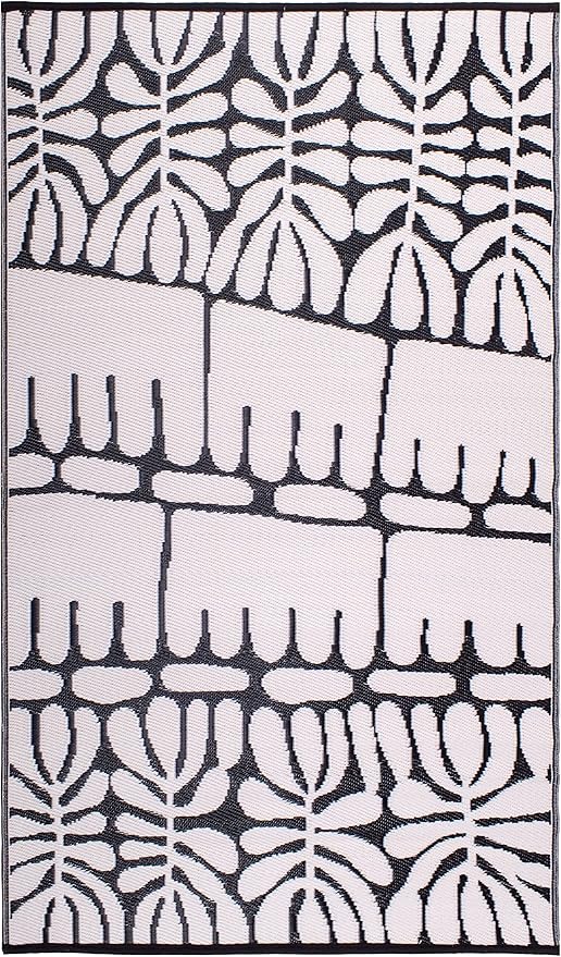 Fab Habitat Outdoor Rug - Waterproof, Fade Resistant, Crease-Free - Premium Recycled Plastic - Tribal, Black & White - Patio, Deck, Porch, Balcony, Laundry Room - Serowe - Black - 4 x 6 ft