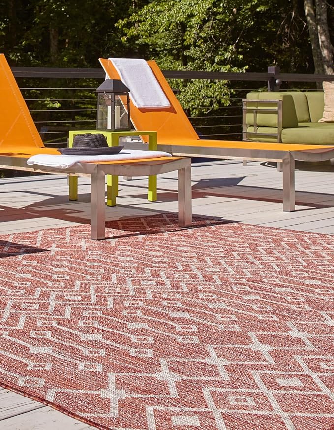 Unique Loom Outdoor Trellis Collection Area Rug - Tribal Trellis (5' 3" Square, Rust Red/ Ivory)