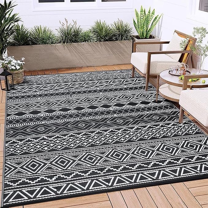 GarveeLife Extra Large Waterproof Outdoor Rug 10x20 UV Resistant Reversible Plastic Straw Rug Modern Geometric Outdoor Patio Rugs for Balcony Backyard, Black & White