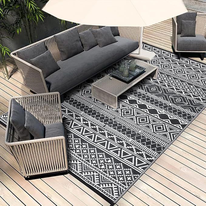 GarveeLife Waterproof Outdoor Rugs 5x8 UV-Resistant Plastic Straw Rug Foldable Reversible, Outdoor Rug for RV, Porch, Deck, Beach, Black & White