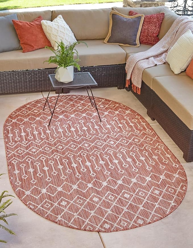 Unique Loom Outdoor Trellis Collection Area Rug - Tribal Trellis (5' 3" x 8' Oval, Rust Red/ Ivory)
