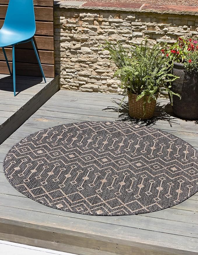 Unique Loom Outdoor Trellis Collection Area Rug - Tribal Trellis (7' 10" Round, Charcoal Gray/ Natural)