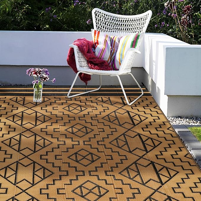 SAND MINE Reversible Mats, Plastic Straw Rug, Modern Area Rug, Large Floor Mat and Rug for Outdoors, RV, Patio, Backyard, Deck, Picnic, Beach, Trailer, Camping (6' x 9', Black & Brown)